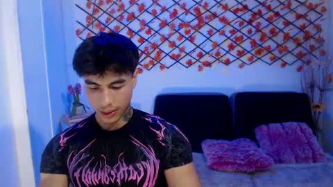 Snapshot of ian_west chatting on May 19, 2026, 9:10 pm Ian online show from May 19, 2026, 9:10 pm