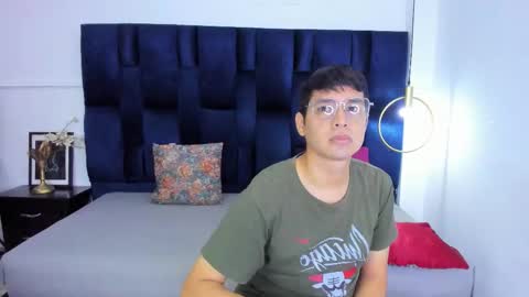ian_yin online show from March 24, 2026, 3:44 am