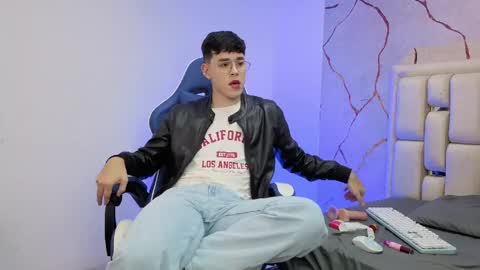 Ian  online show from April 10, 2026, 10:14 pm