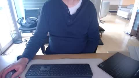 iandy12 online show from February 4, 2025, 7:29 am