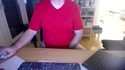 iandy12 online show from October 16, 2025, 9:49 pm