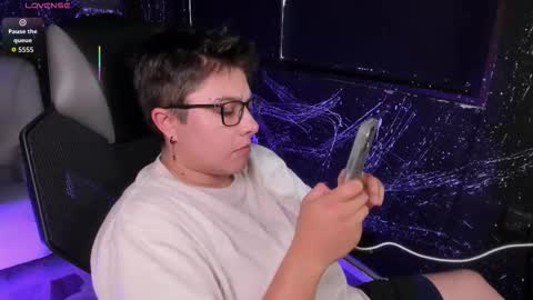 Snapshot of iangilbert chatting on September 24, 2025, 8:34 pm ian online show from September 24, 2025, 8:34 pm