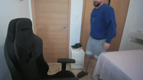 iberian_macho online show from November 15, 2025, 9:06 am