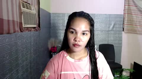 Snapshot of ice_creamyummy25 chatting on March 1, 2025, 6:57 am im NORMA online show from March 1, 2025, 6:57 am