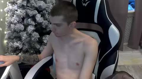 MAX online show from December 3, 2024, 8:05 am