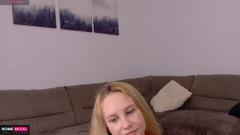 Snapshot of icebluebabe_ chatting on July 11, 2026, 8:22 pm Maria online show from July 11, 2026, 8:22 pm