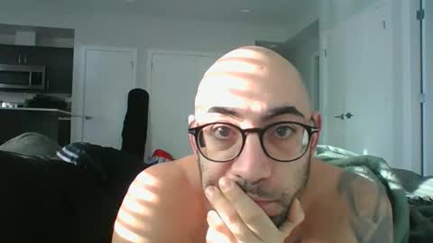 Snapshot of icecreammanx chatting on December 17, 2025, 8:15 pm icecreammanx online show from December 17, 2025, 8:15 pm