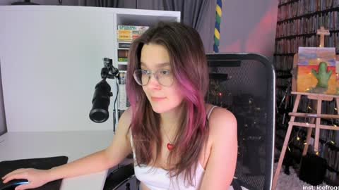 Snapshot of icefroq chatting on January 31, 2025, 9:59 pm Julia online show from January 31, 2025, 9:59 pm