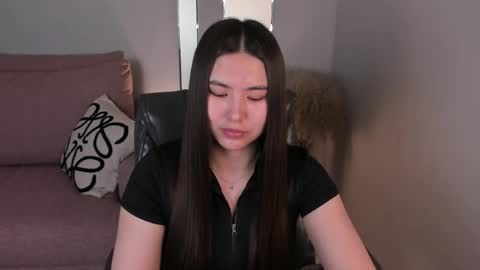 Snapshot of iceicebabe_ chatting on March 29, 2026, 1:27 am Aiza online show from March 29, 2026, 1:27 am