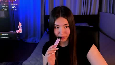 Snapshot of iceicebabe_ chatting on May 27, 2026, 1:57 am Aiza online show from May 27, 2026, 1:57 am