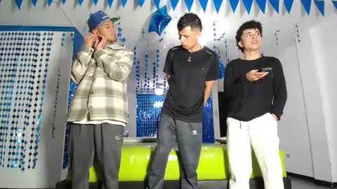 Snapshot of icevermilk chatting on February 13, 2025, 12:43 pm THOMAS AND DAMIAND online show from February 13, 2025, 12:43 pm