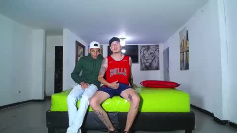 Snapshot of icevermilk chatting on September 27, 2025, 1:16 pm THOMAS AND DAMIAND online show from September 27, 2025, 1:16 pm