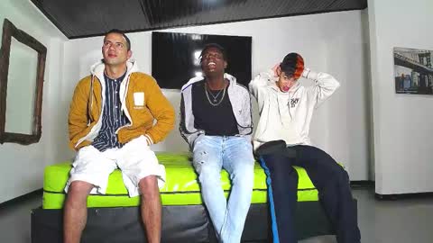 Snapshot of icevermilk chatting on November 8, 2025, 12:16 pm THOMAS AND DAMIAND online show from November 8, 2025, 12:16 pm