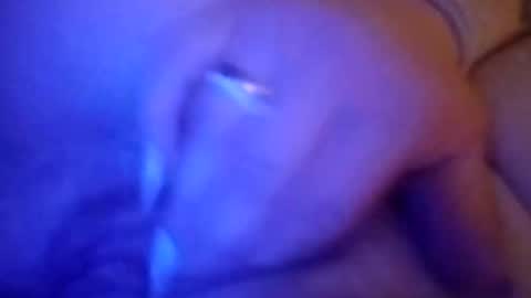 icewideawake00 online show from November 9, 2025, 12:25 pm