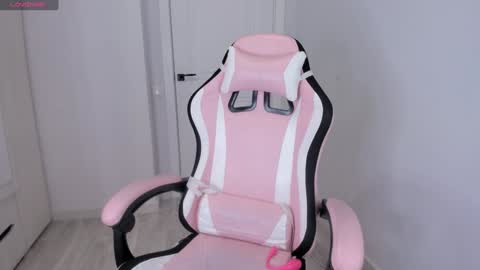 Hitomi   online show from February 3, 2025, 4:41 pm