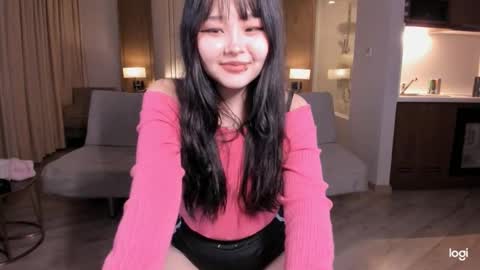 Hitomi   online show from March 8, 2025, 1:25 pm