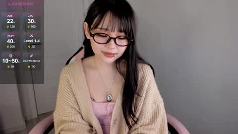 Hitomi   online show from September 25, 2025, 5:05 pm