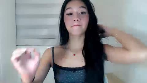 icy_19 online show from January 16, 2025, 8:36 pm