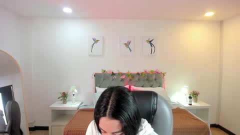 Snapshot of icysweetcam chatting on May 29, 2026, 11:52 am Icy online show from May 29, 2026, 11:52 am