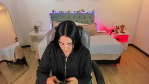 Icy online show from July 17, 2026, 11:39 am