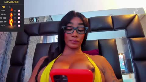 Snapshot of idarasmith_ chatting on March 2, 2025, 10:27 pm Idara Smith online show from March 2, 2025, 10:27 pm