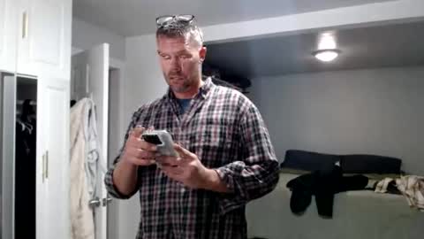 idiocracy517035 online show from November 4, 2025, 6:12 am