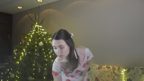 Snapshot of ifyouleave chatting on December 27, 2024, 1:50 pm Belle online show from December 27, 2024, 1:50 pm