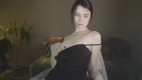 Snapshot of ifyouleave chatting on February 22, 2025, 4:40 pm Belle online show from February 22, 2025, 4:40 pm