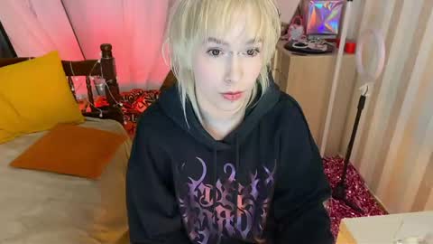 Emmy  help me reach 100 thumbs up online show from March 22, 2026, 7:28 pm