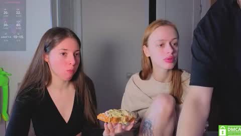 Julia and Mira online show from March 17, 2026, 8:17 am