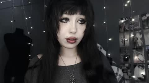 iiiiiiis online show from June 2, 2026, 10:12 pm