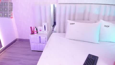 Naty  online show from June 10, 2026, 8:52 pm