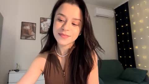 Katie online show from December 21, 2025, 9:16 am