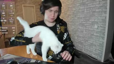 iliaskris online show from March 6, 2025, 12:43 am