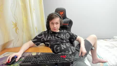 iliaskris online show from April 15, 2026, 10:10 pm