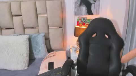 Snapshot of iliy_ chatting on December 30, 2024, 2:31 am ILY online show from December 30, 2024, 2:31 am