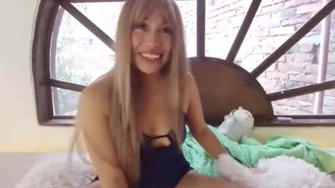 ILAYNA Independient model online show from February 17, 2026, 6:36 pm