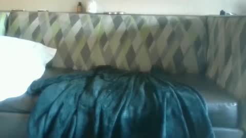 illtrythatfora1 online show from November 19, 2025, 1:33 pm