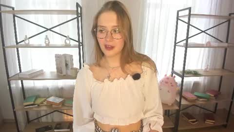Snapshot of ilonamoorman chatting on June 16, 2026, 7:11 am Ilona online show from June 16, 2026, 7:11 am