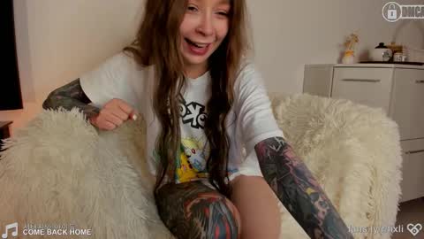 Li online show from December 20, 2025, 1:02 am