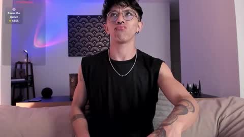 Snapshot of im__thomas chatting on December 14, 2025, 5:46 am IM THOMAS online show from December 14, 2025, 5:46 am