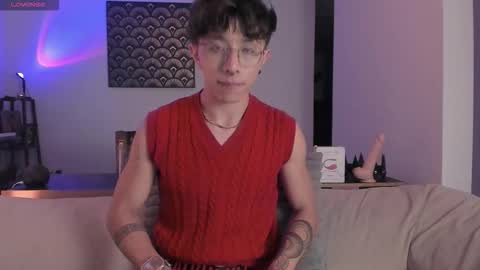 Snapshot of im__thomas chatting on December 18, 2025, 1:33 am IM THOMAS online show from December 18, 2025, 1:33 am