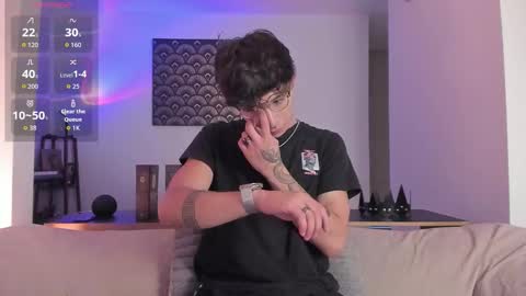 Snapshot of im__thomas chatting on December 19, 2025, 2:40 am IM THOMAS online show from December 19, 2025, 2:40 am