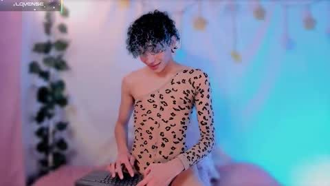 Alejo independent model   online show from September 25, 2025, 1:31 am