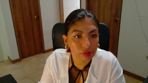im_anna_ online show from September 29, 2025, 8:24 pm