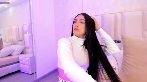 Snapshot of im_isabella1 chatting on May 23, 2026, 9:19 pm im_isabella1 online show from May 23, 2026, 9:19 pm