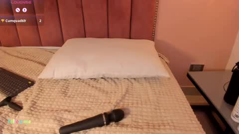 im_lisacb online show from November 8, 2025, 4:01 am