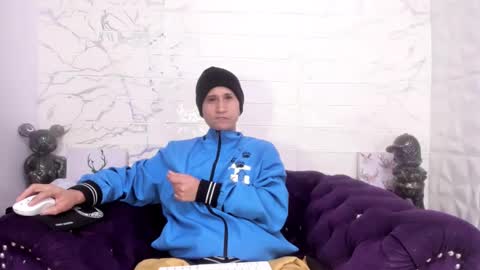 im_milan_rs online show from January 30, 2025, 9:47 am