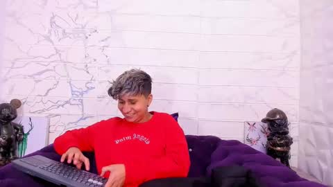 im_milan_rs online show from February 19, 2025, 9:50 am