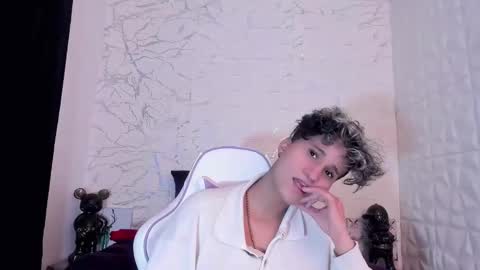 im_milan_rs online show from March 8, 2025, 9:28 am